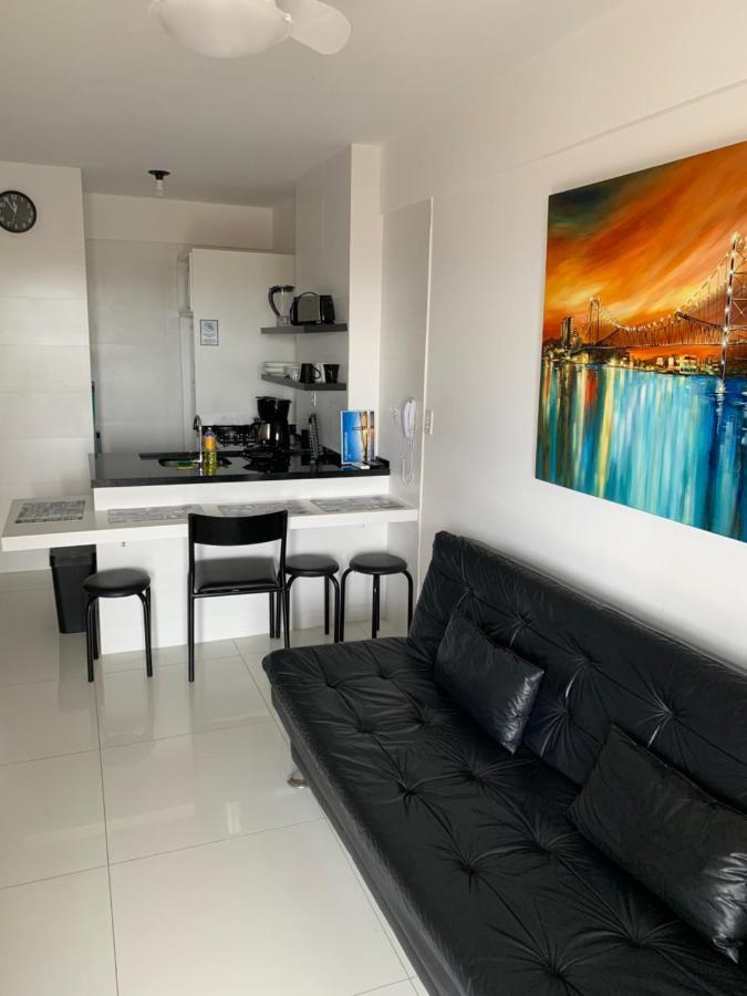 Апартаменты Apartamento Com Vista Do Mar Em Residencial Com Piscina Флорианополис Экстерьер фото